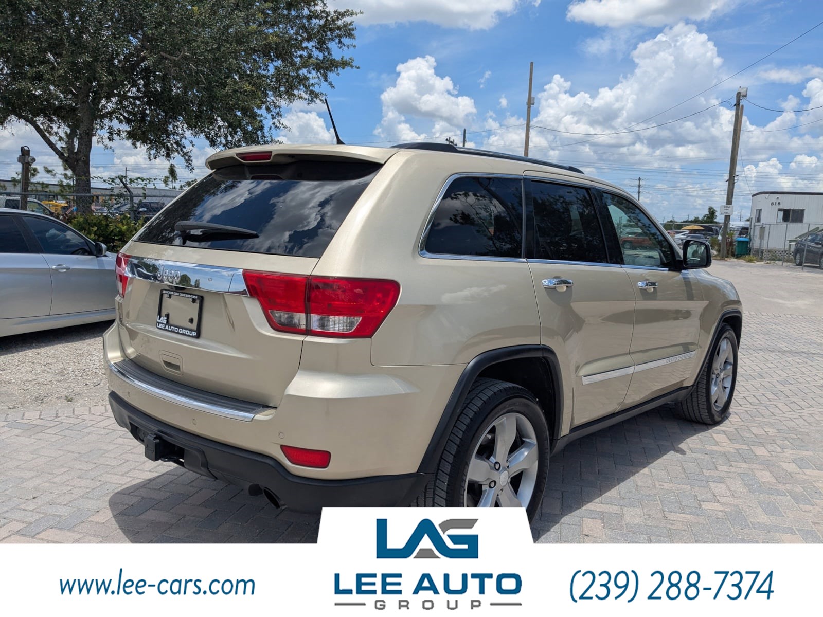 2011 Jeep Grand Cherokee Overland photo 3