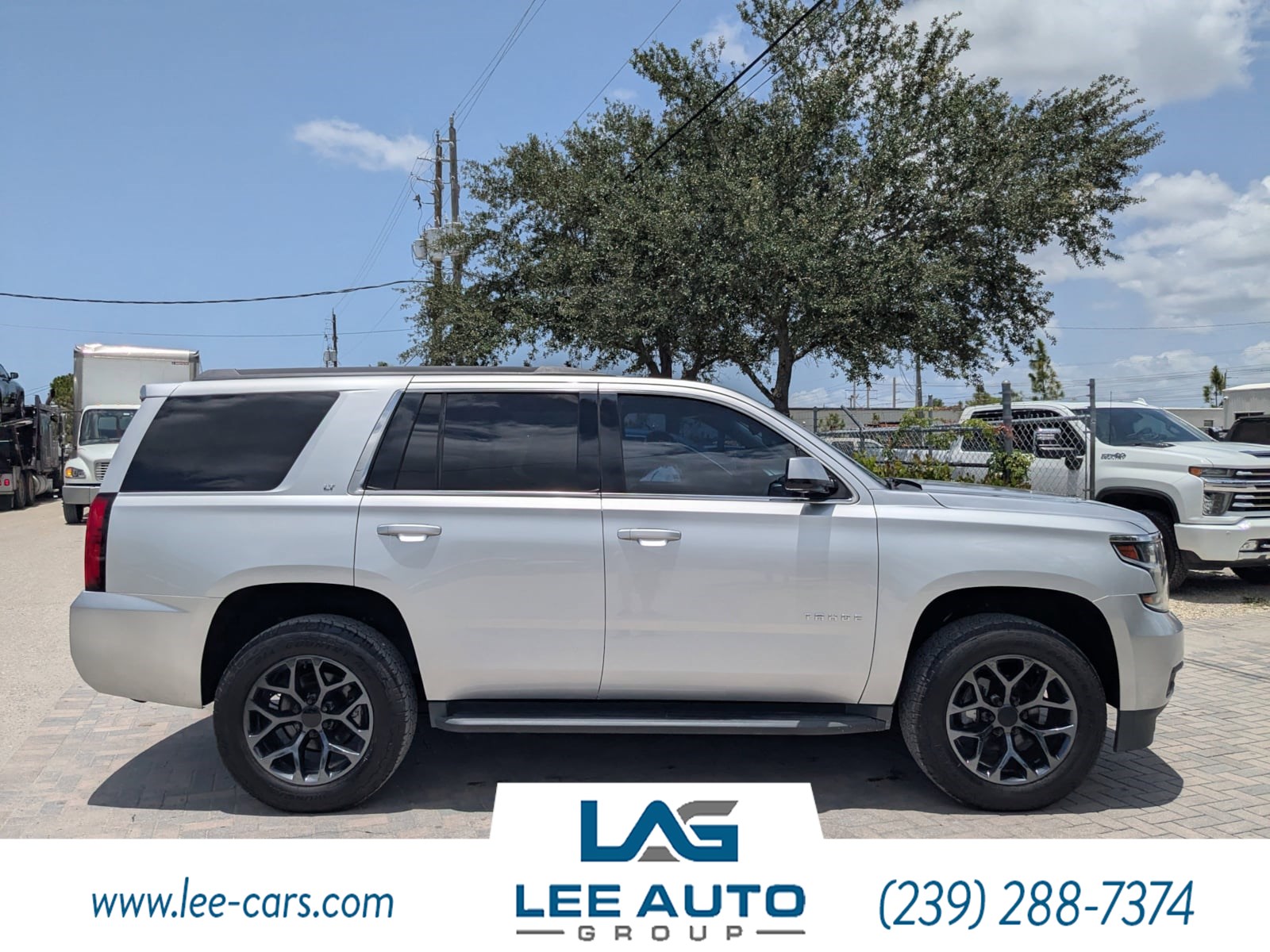2017 Chevrolet Tahoe LT photo 2