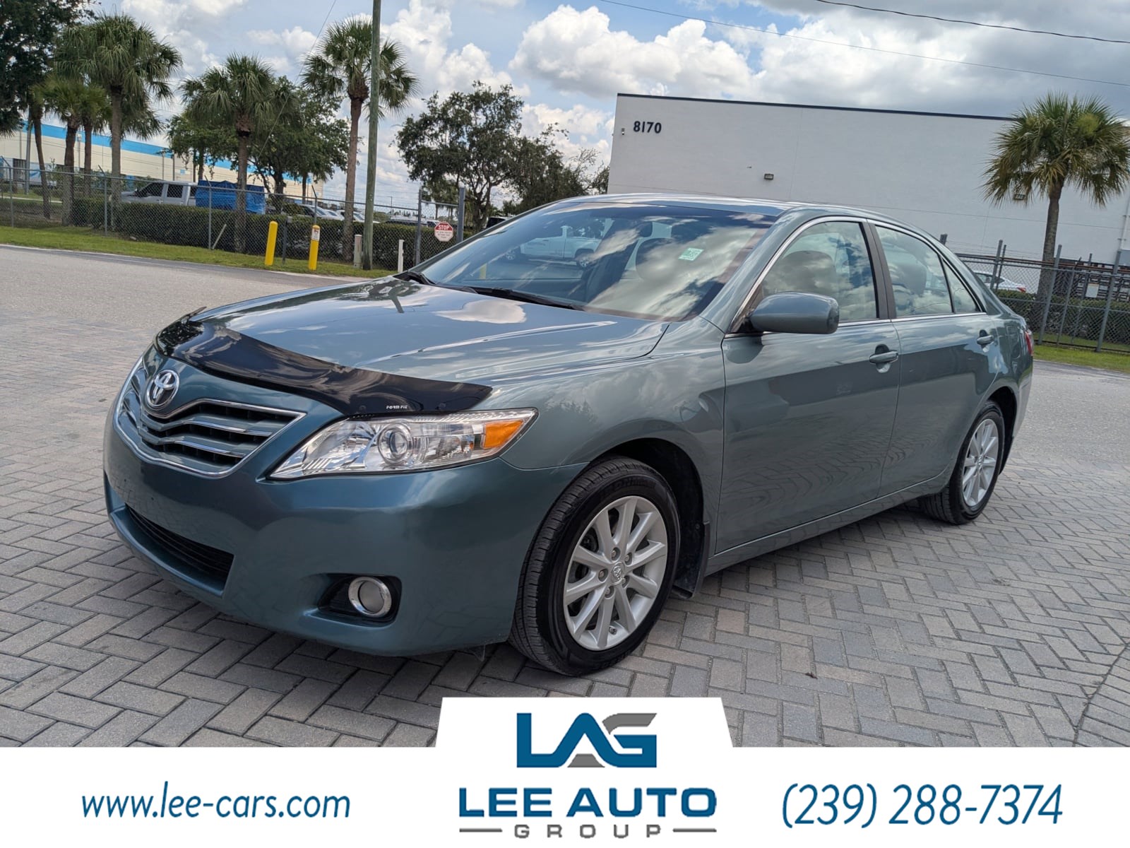 2011 Toyota Camry XLE photo 7