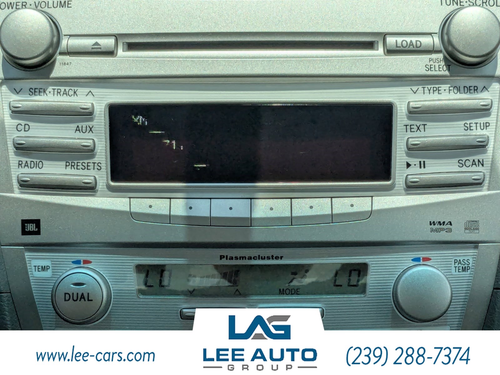 2011 Toyota Camry XLE photo 15