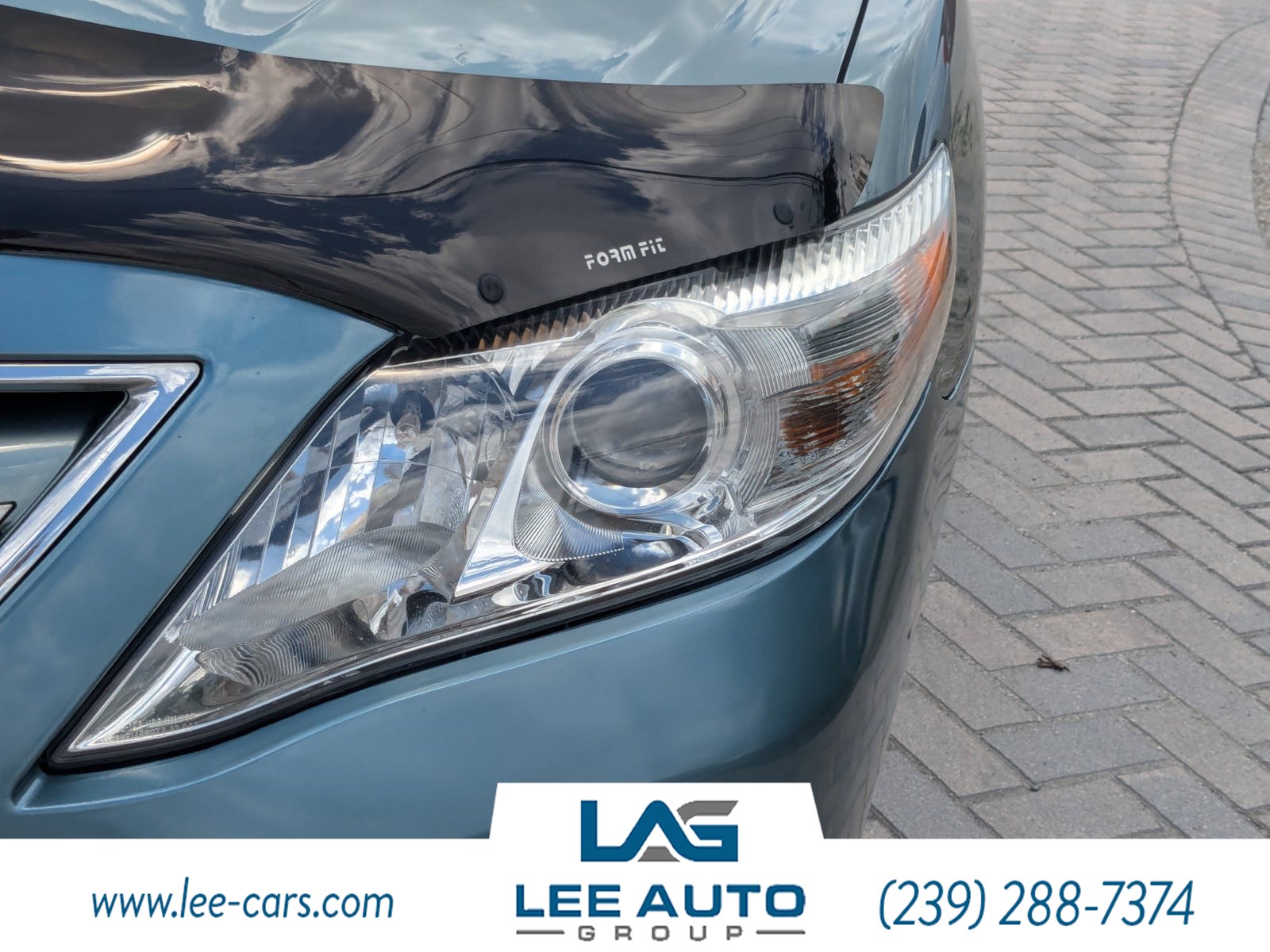 2011 Toyota Camry XLE photo 9