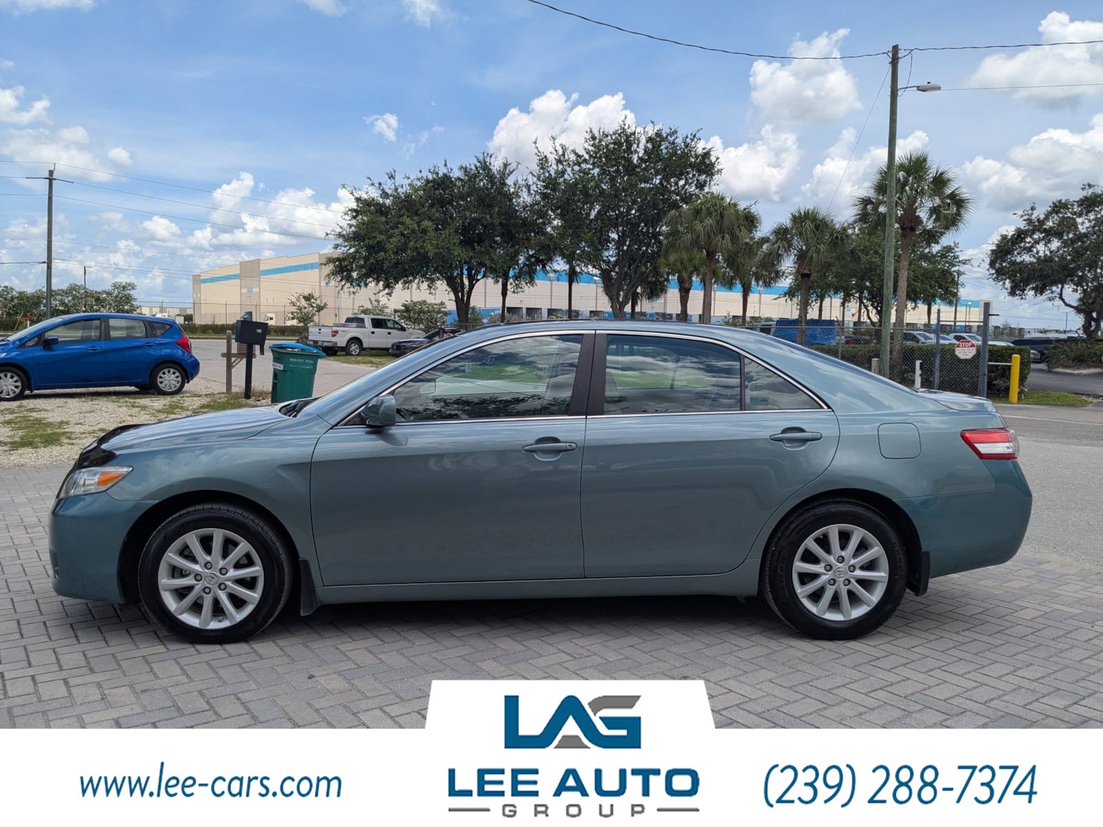 2011 Toyota Camry XLE photo 5