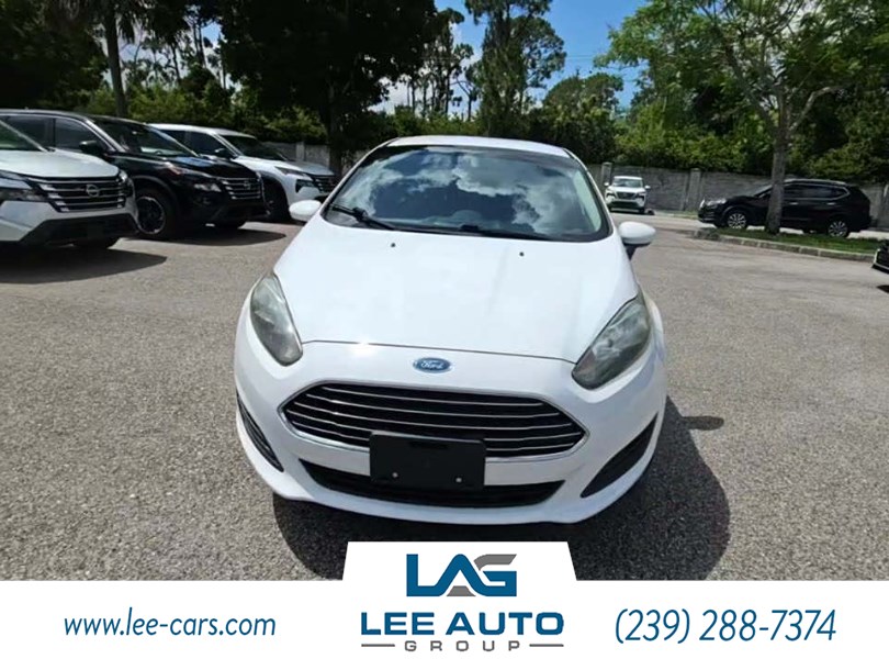 2017 Ford Fiesta SE photo 2