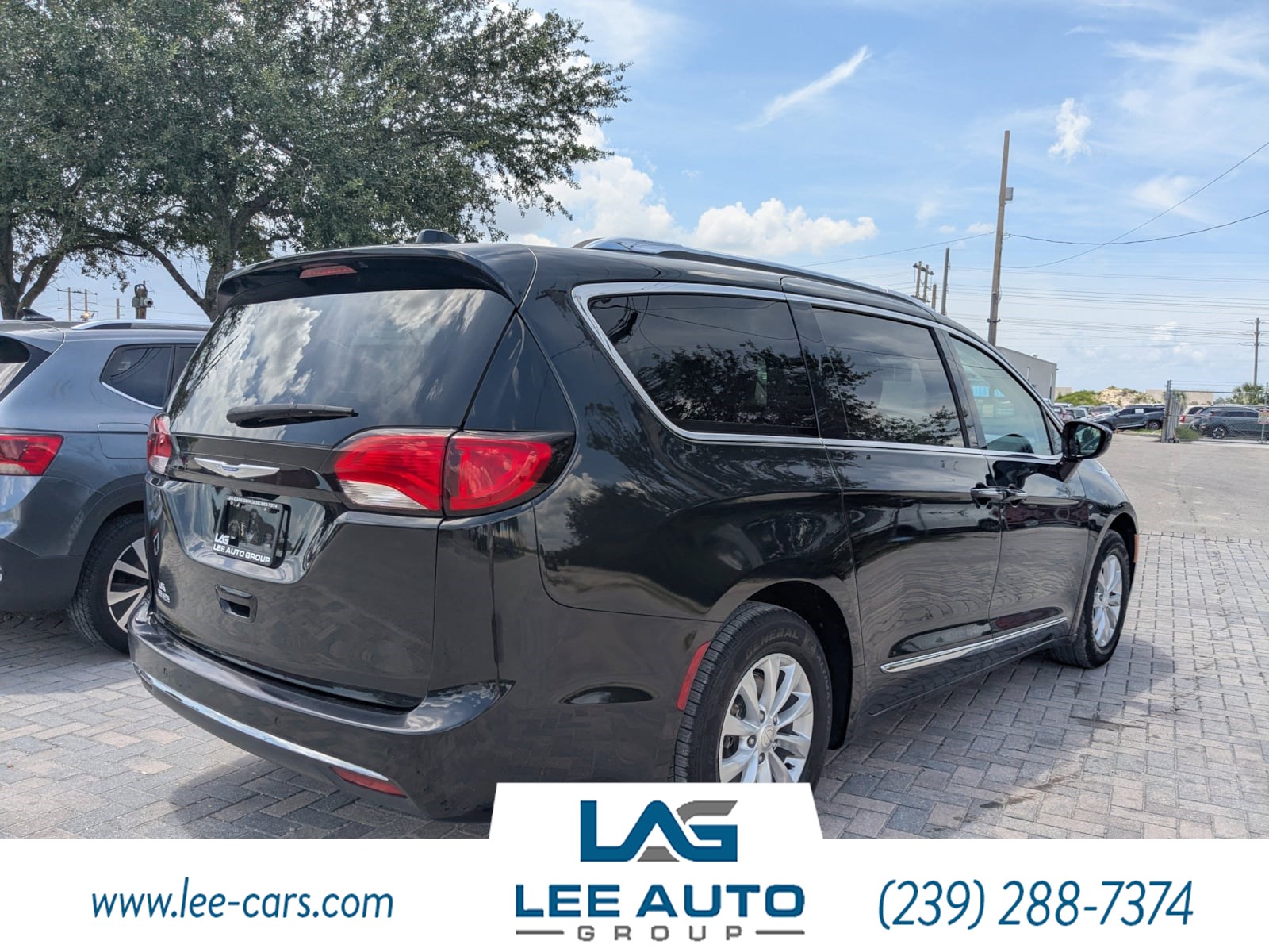 2018 Chrysler Pacifica Touring L photo 3