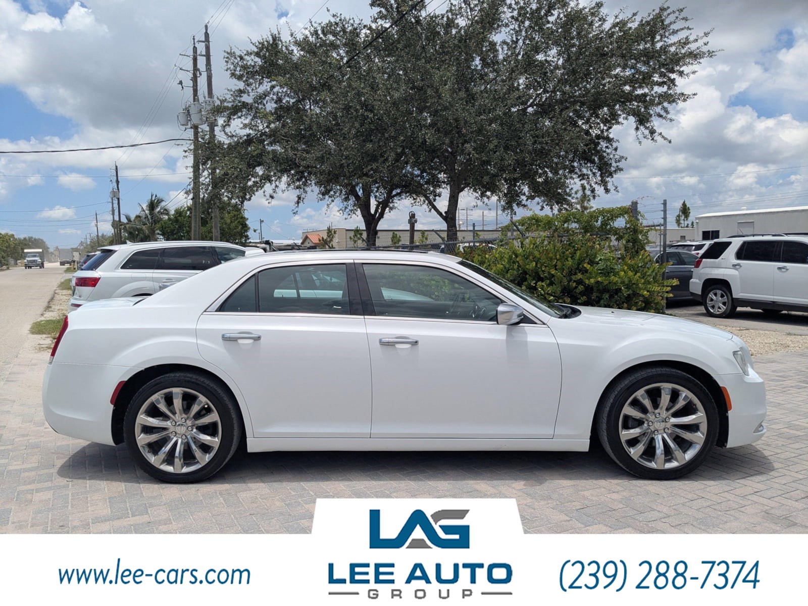 2015 Chrysler 300 Platinum photo 3