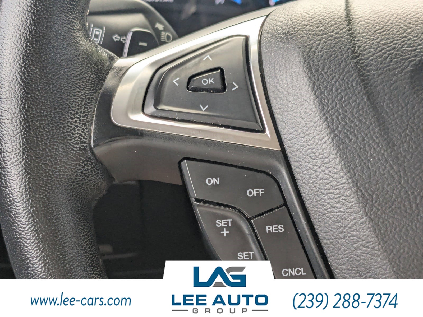 2020 Ford Edge Titanium photo 19