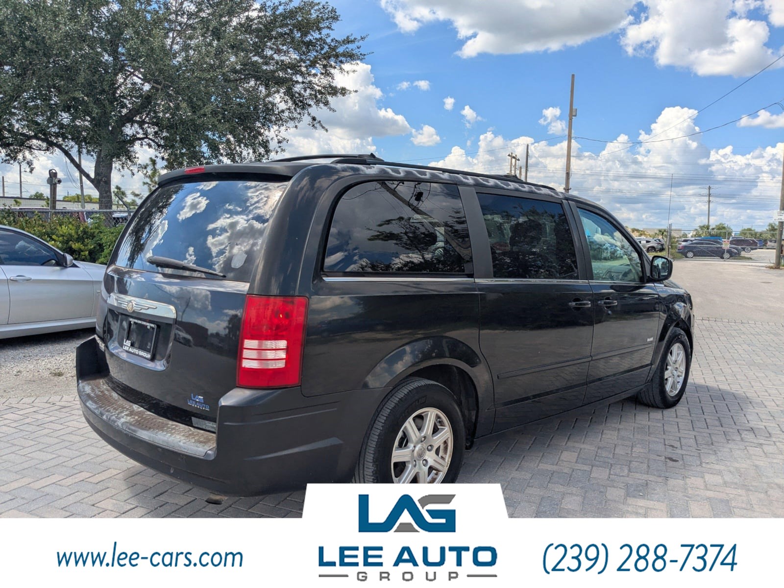 2008 Chrysler Town & Country Touring photo 4