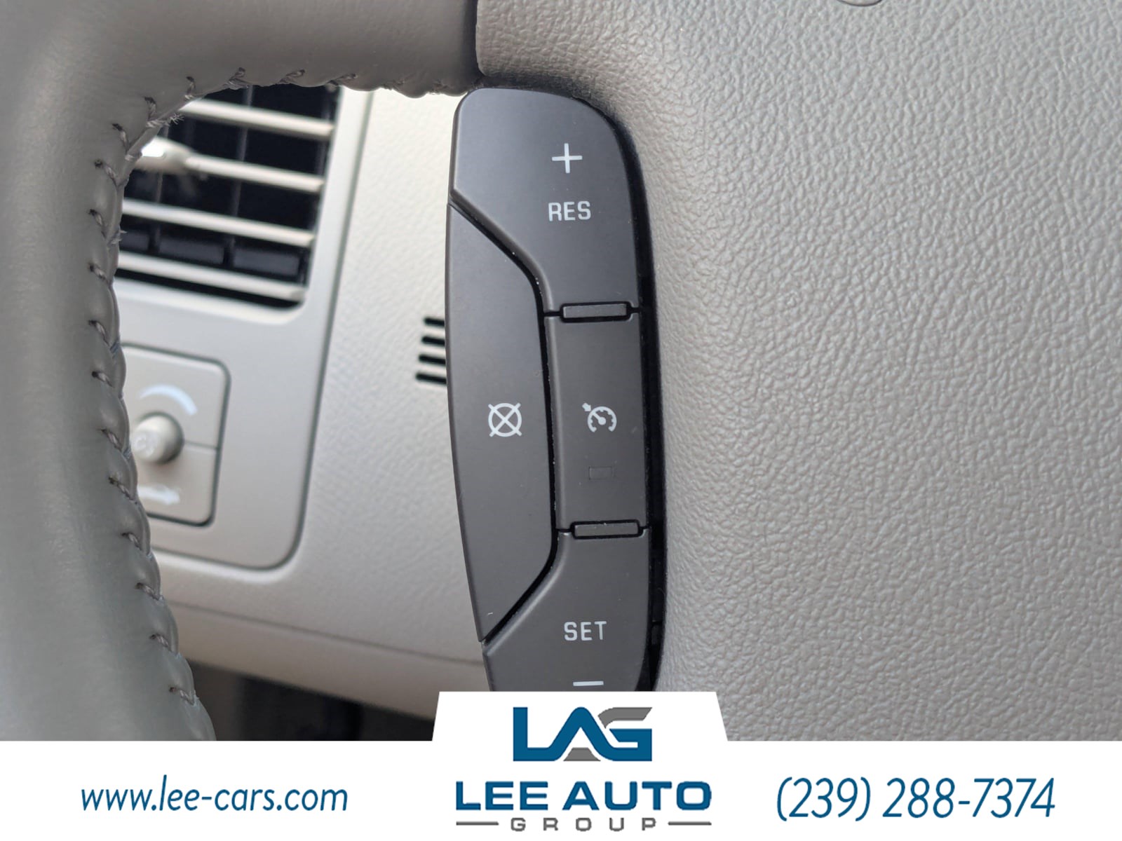 2011 Buick Lucerne CX photo 18