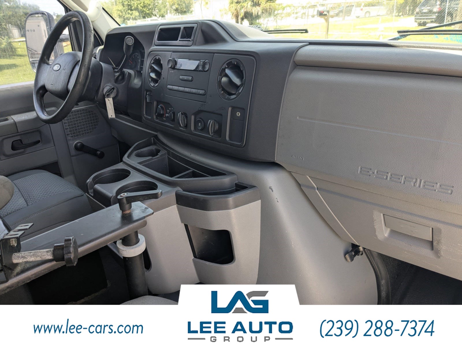 2014 Ford E-150 photo 12