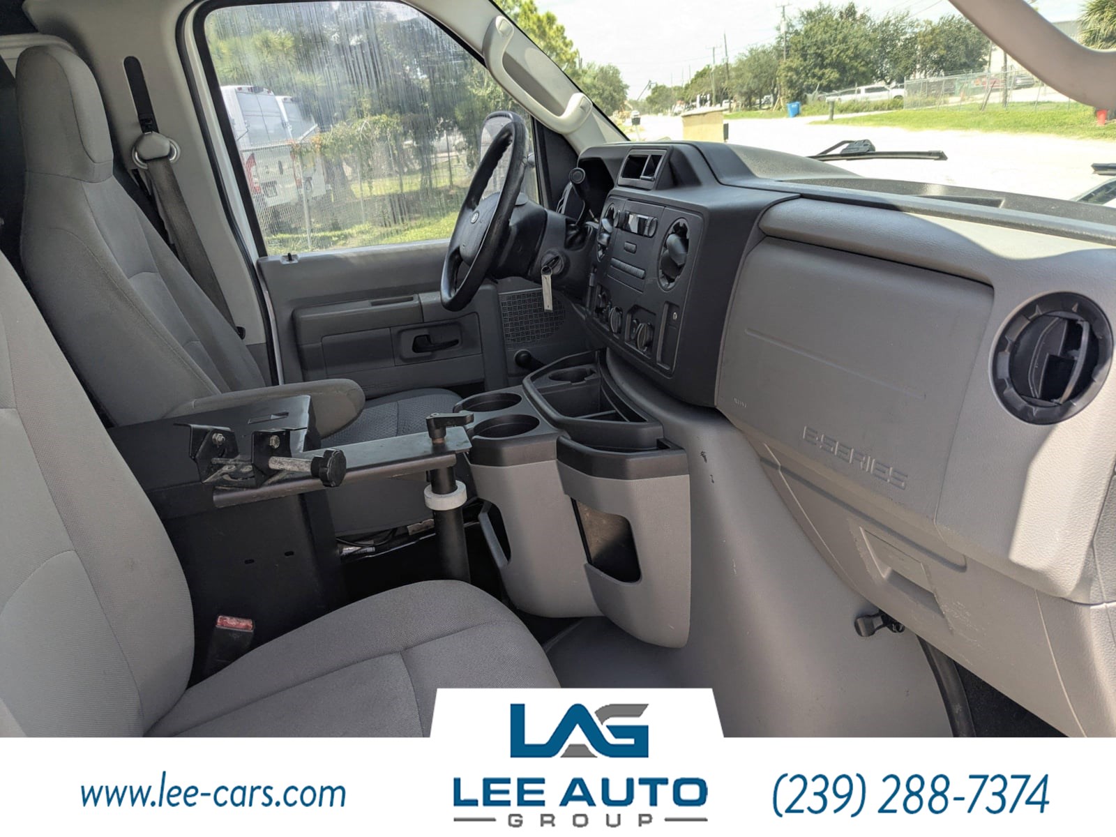 2014 Ford E-150 photo 11