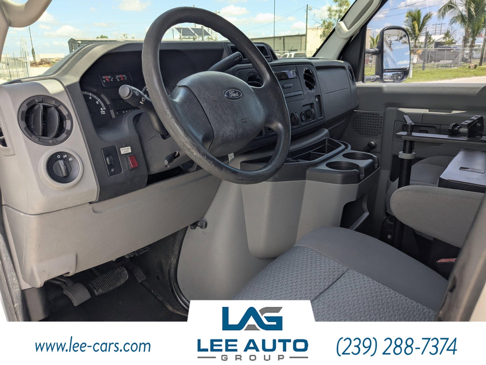 2014 Ford E-150 photo 13