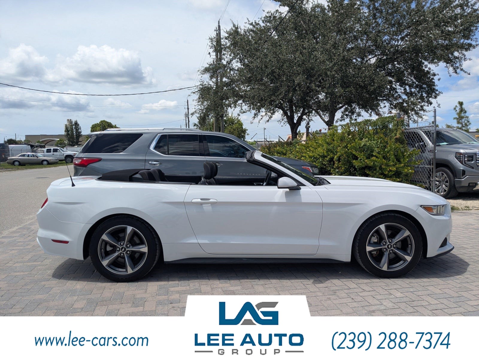 2016 Ford Mustang V6 Convertible photo 3