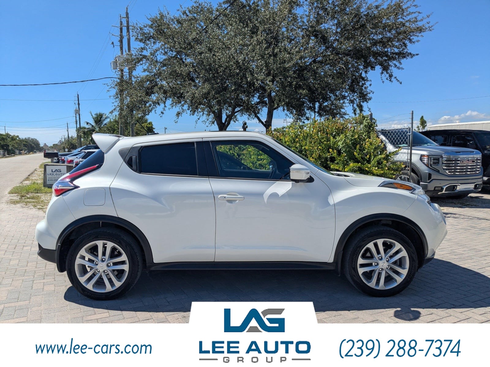 2015 Nissan Juke SL photo 3