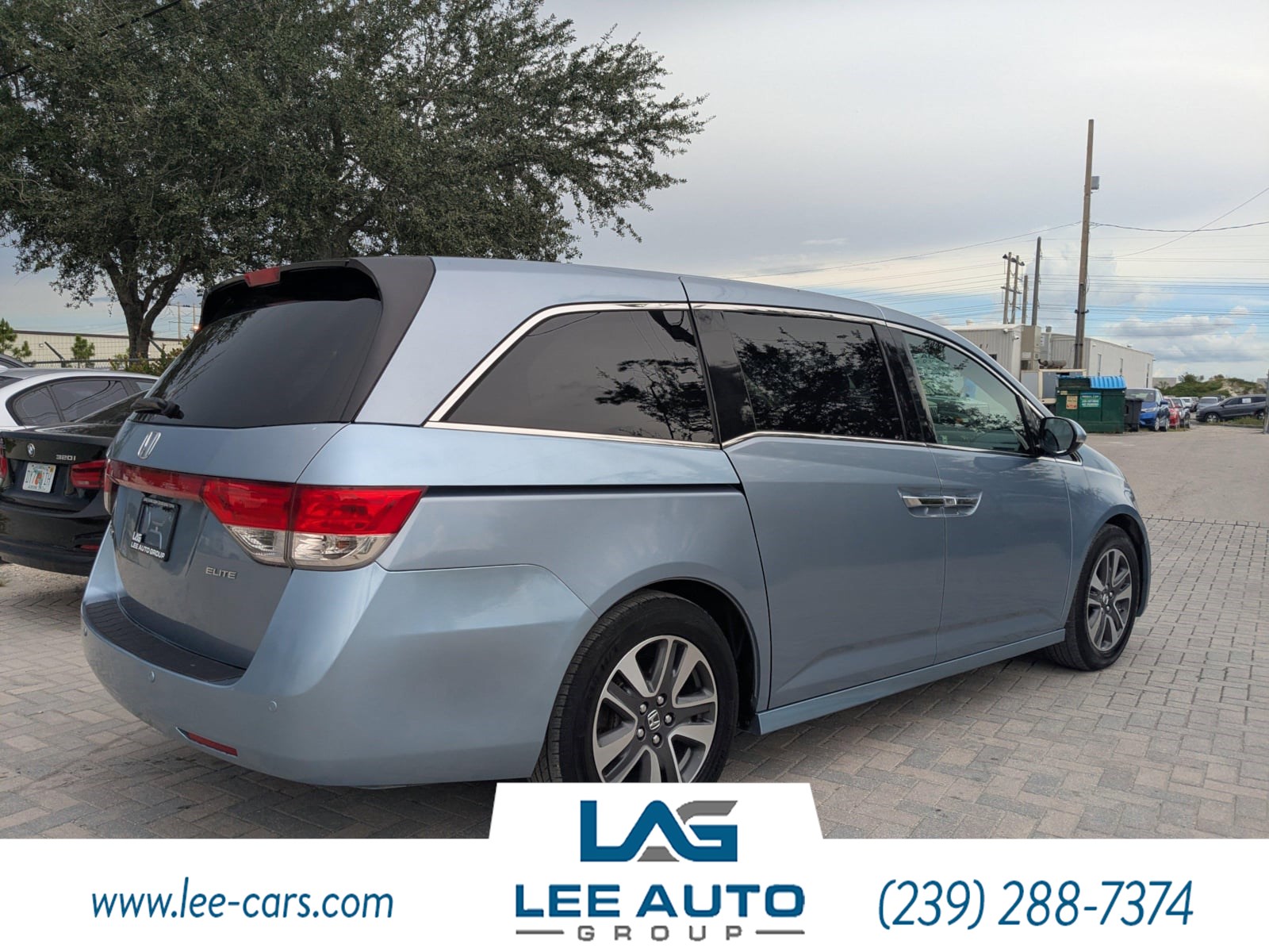 2014 Honda Odyssey Touring photo 3