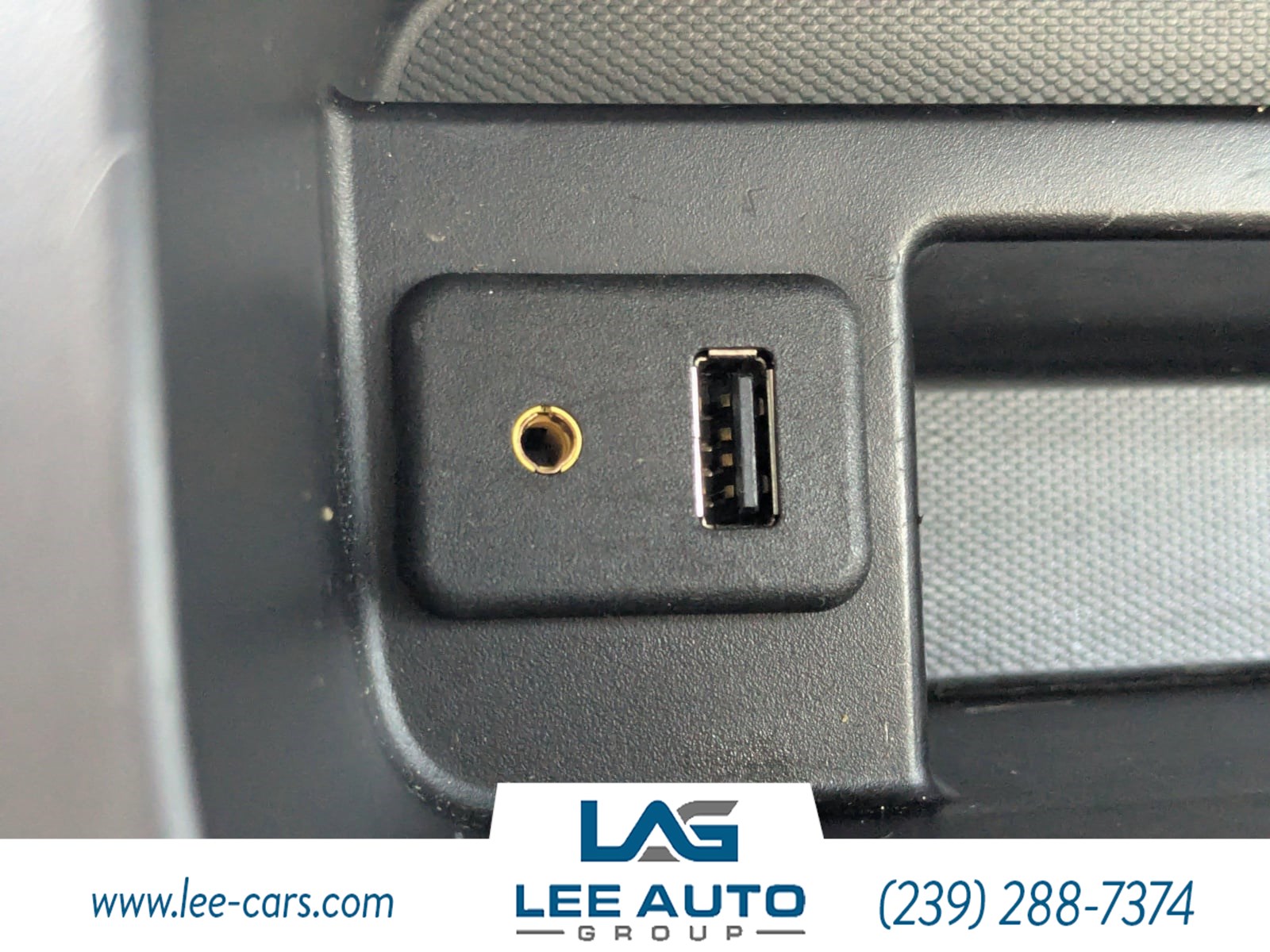 2013 Chevrolet Sonic LT photo 22
