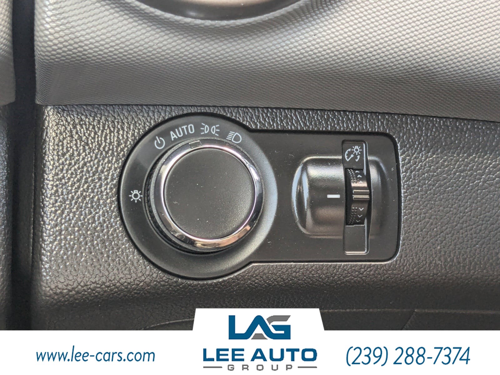 2013 Chevrolet Sonic LT photo 16