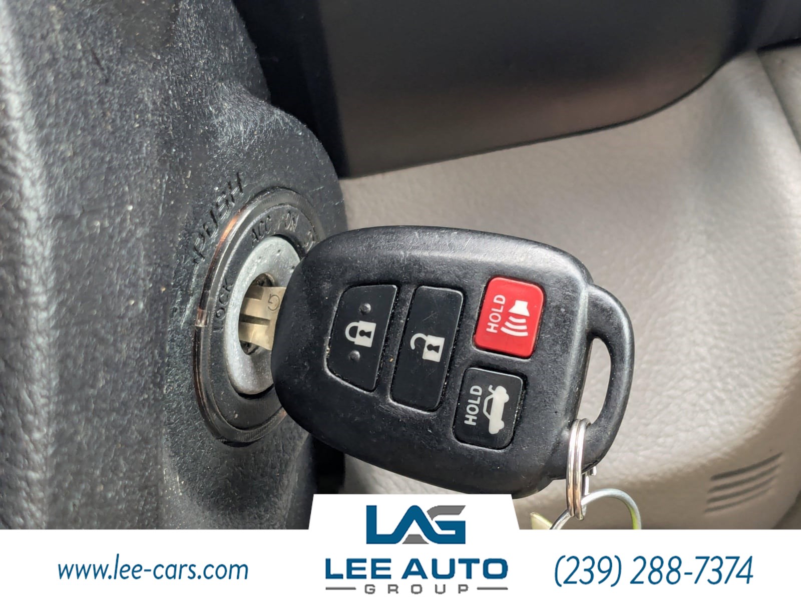 2012 Toyota Camry LE photo 2