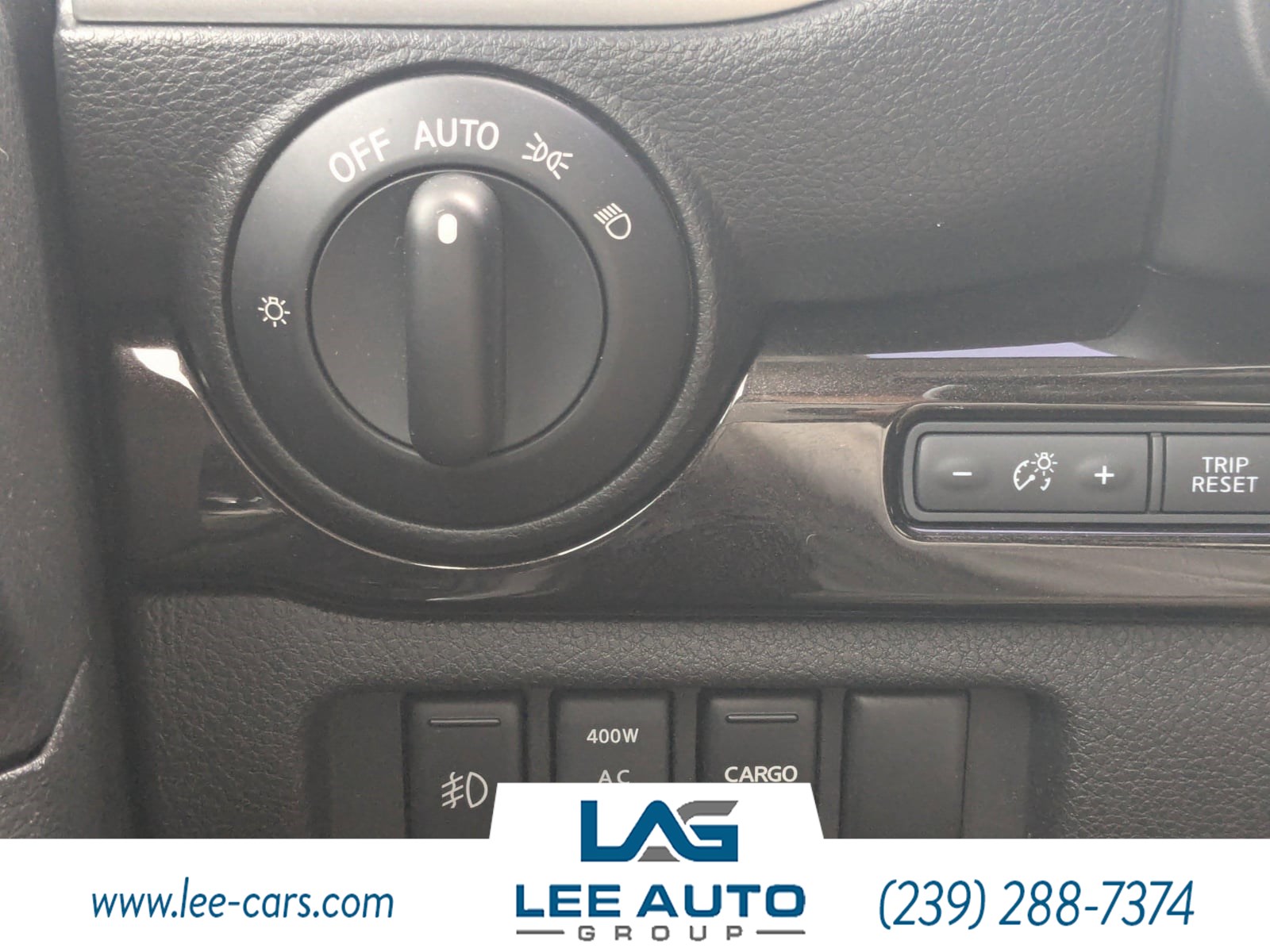 2016 Nissan Titan SV Crew Cab photo 19