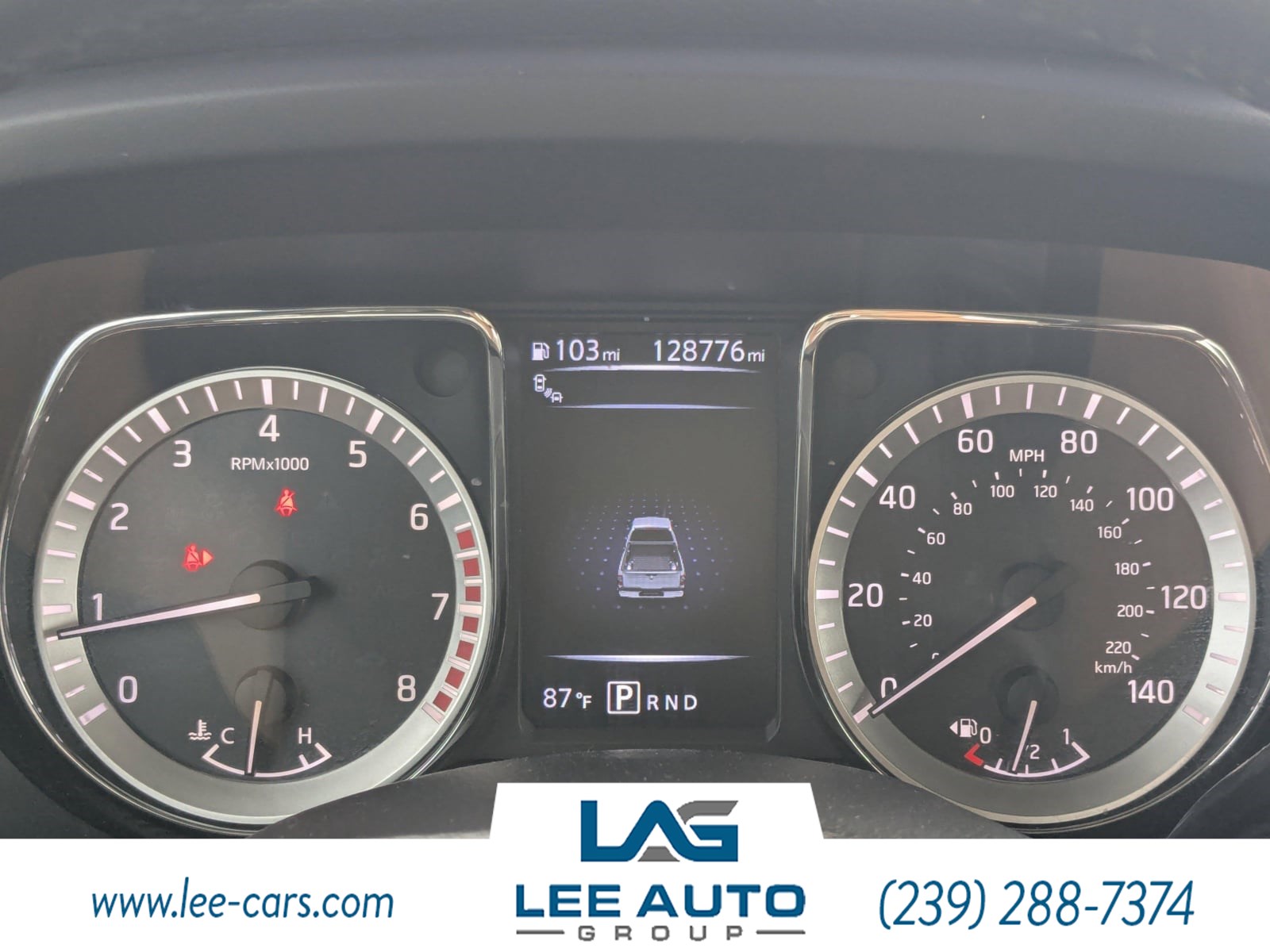 2016 Nissan Titan SV Crew Cab photo 23