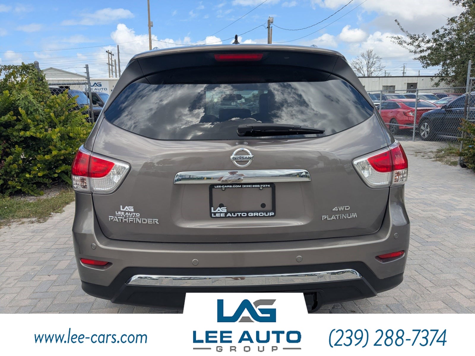 2013 Nissan Pathfinder Platinum photo 3