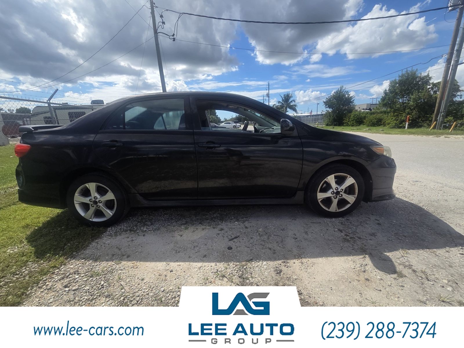 2011 Toyota Corolla S photo 3