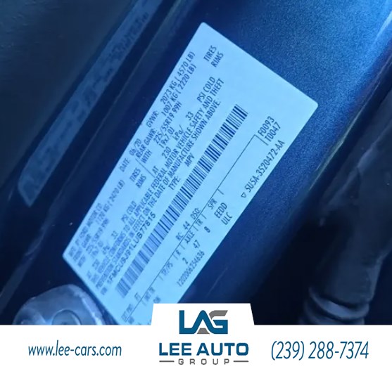 2020 Ford Escape Titanium Premium photo 2