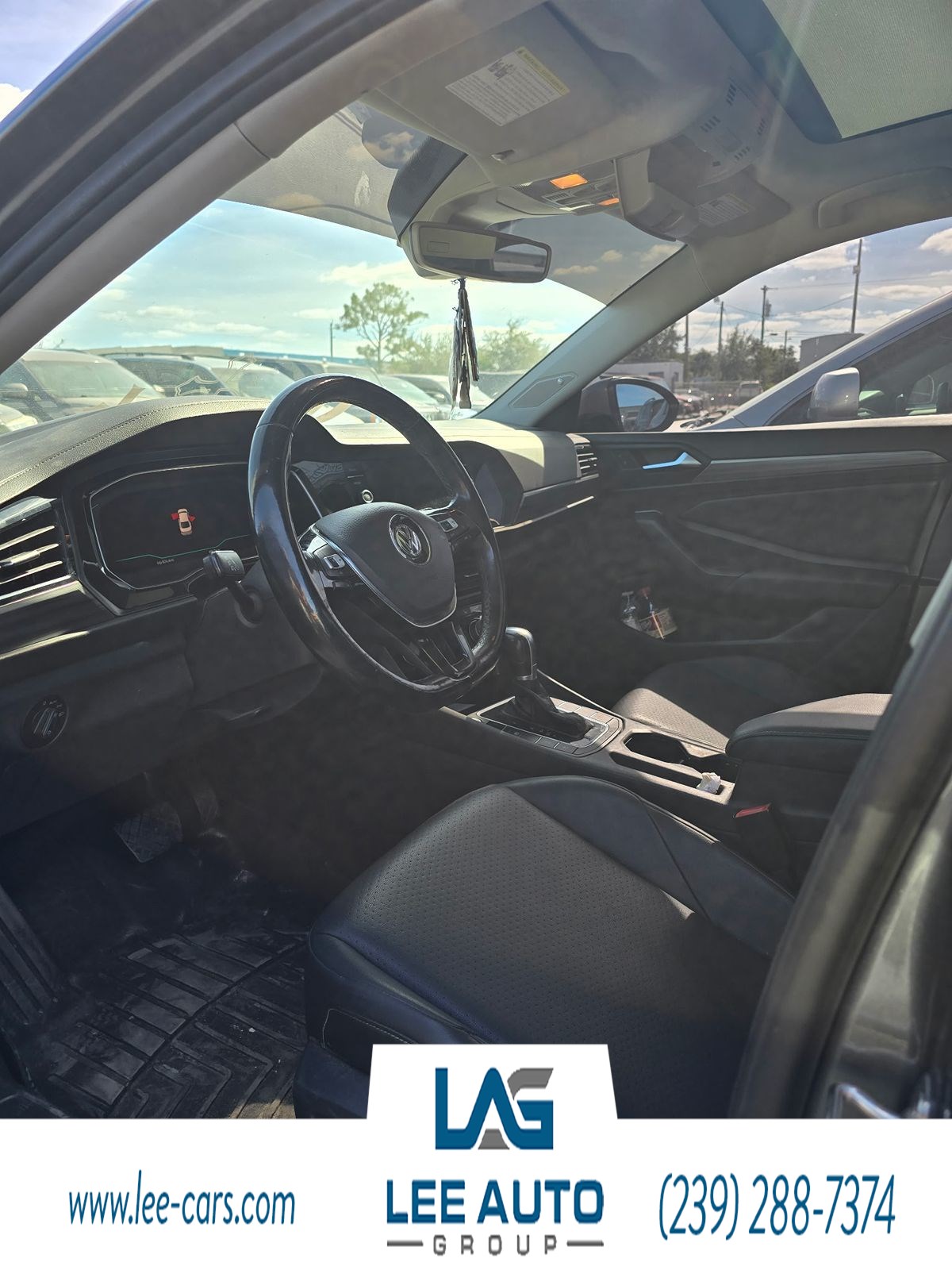 2019 Volkswagen Jetta SEL photo 2