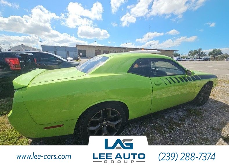 2015 Dodge Challenger R/T photo 4