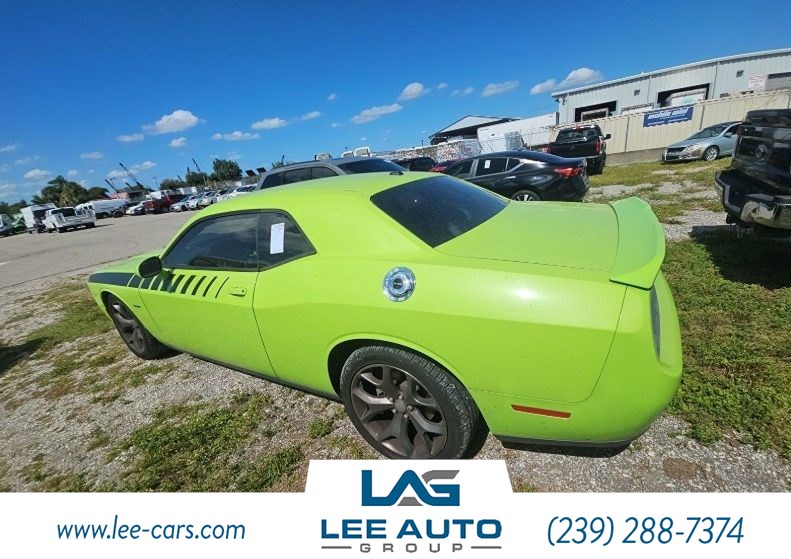 2015 Dodge Challenger R/T photo 3