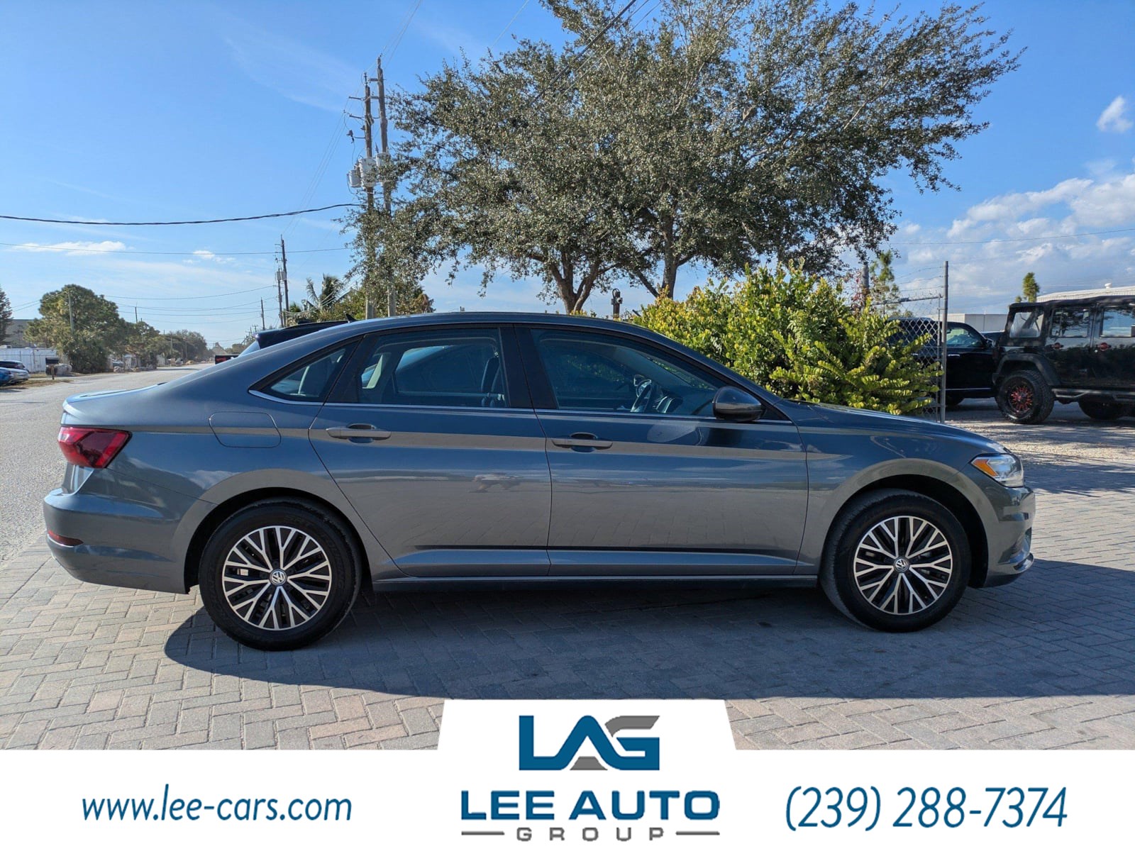 2021 Volkswagen Jetta SE R-Line photo 3