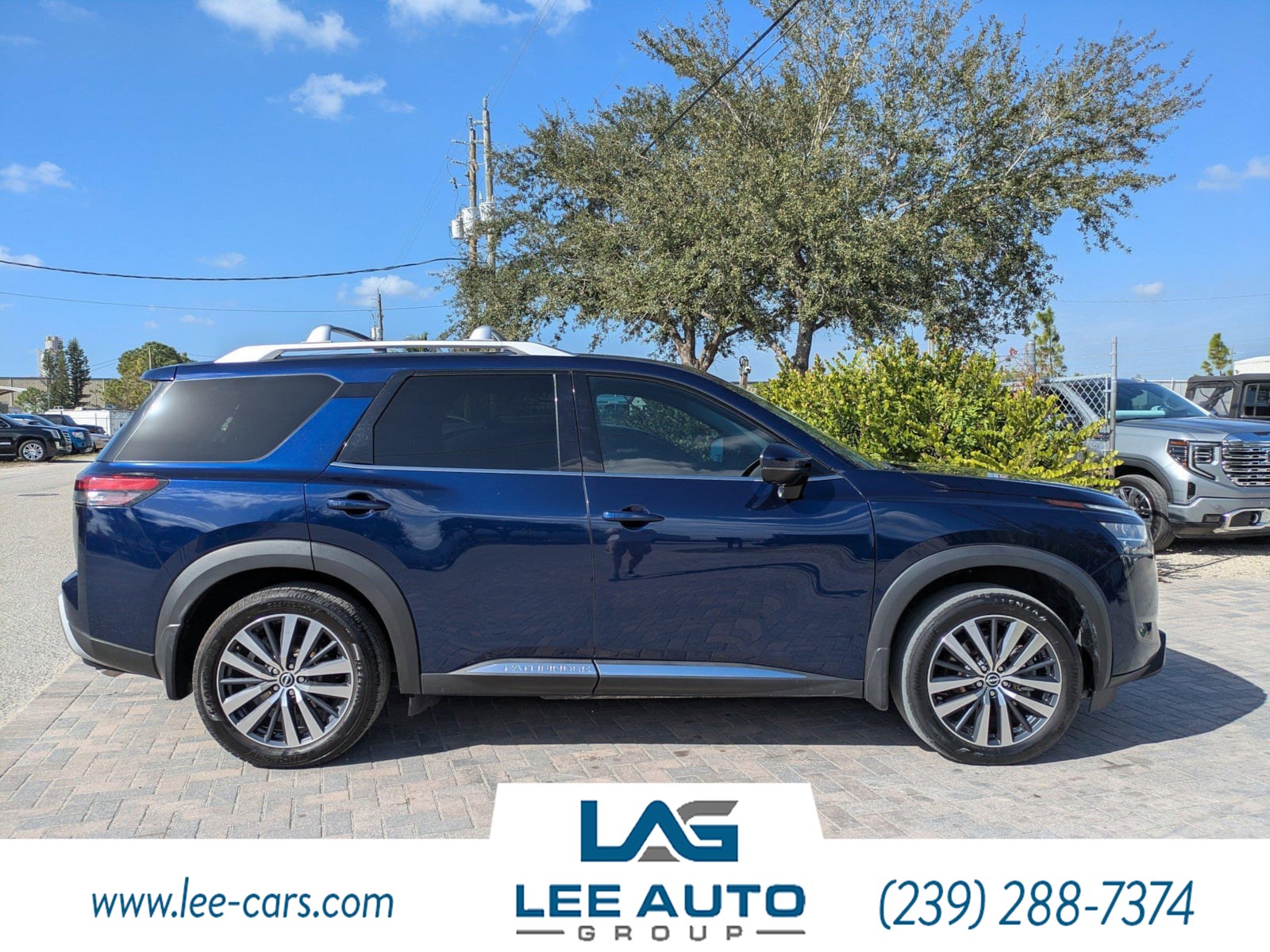 2022 Nissan Pathfinder Platinum - Photo 2