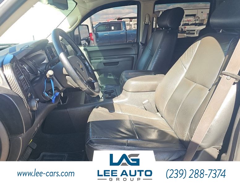 2012 Chevrolet Silverado 1500 LT photo 2