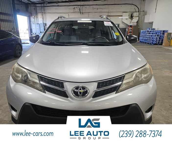 2014 Toyota RAV4 LE photo 4