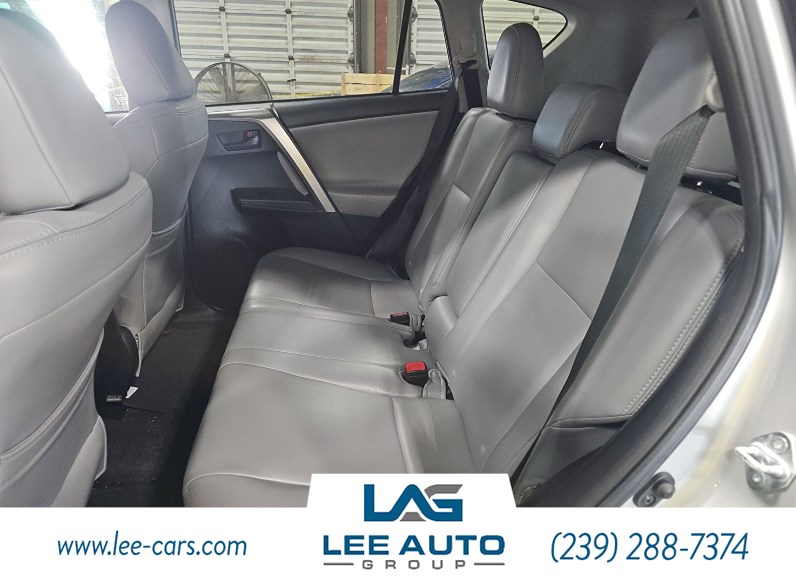 2014 Toyota RAV4 LE photo 2