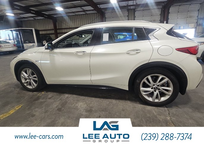 2018 Infiniti QX30 Luxe photo 4