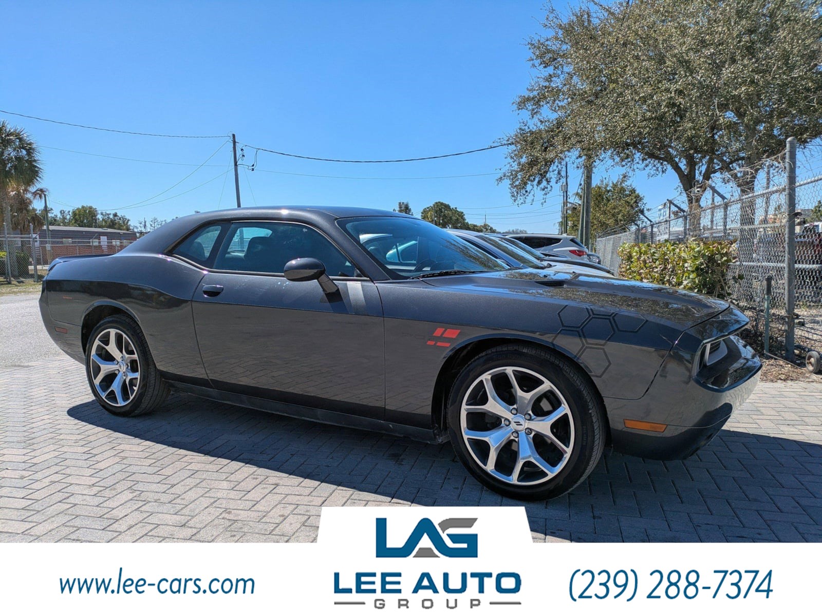 2014 Dodge Challenger SXT's photo
