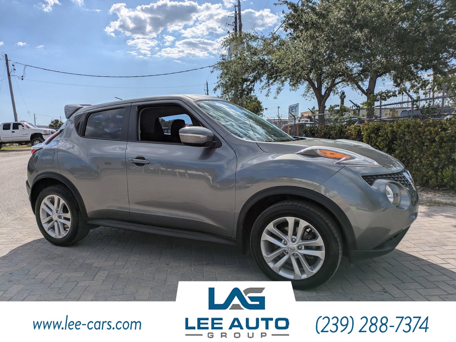 2015 Nissan Juke S FWD CVT's photo