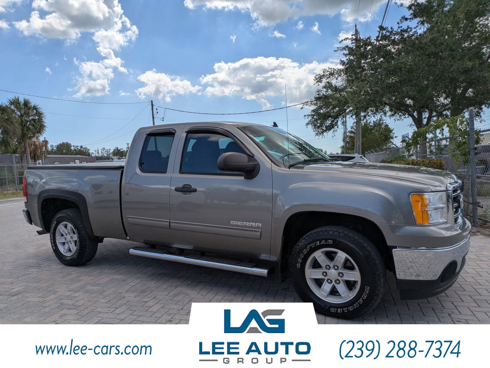 2013 GMC Sierra 4WD Extended Cab SLE MWB's photo