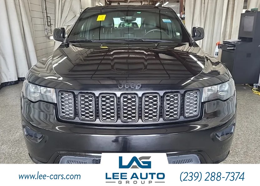 2017 Jeep Grand Cherokee Altitude's photo