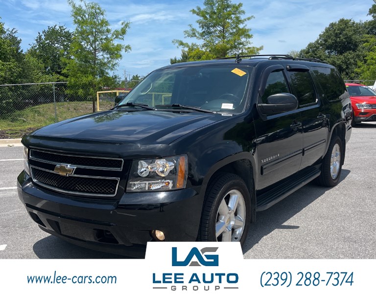 2011 Chevrolet Suburban 4WD 1500 LT's photo