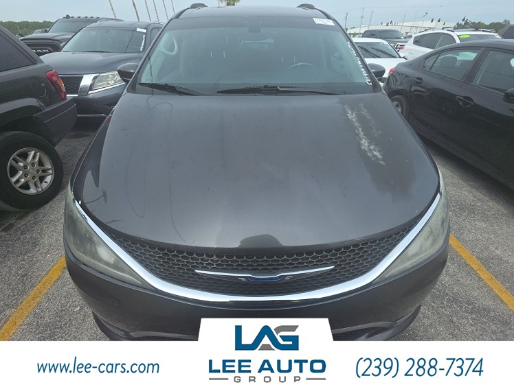 2019 Chrysler Pacifica Touring L's photo