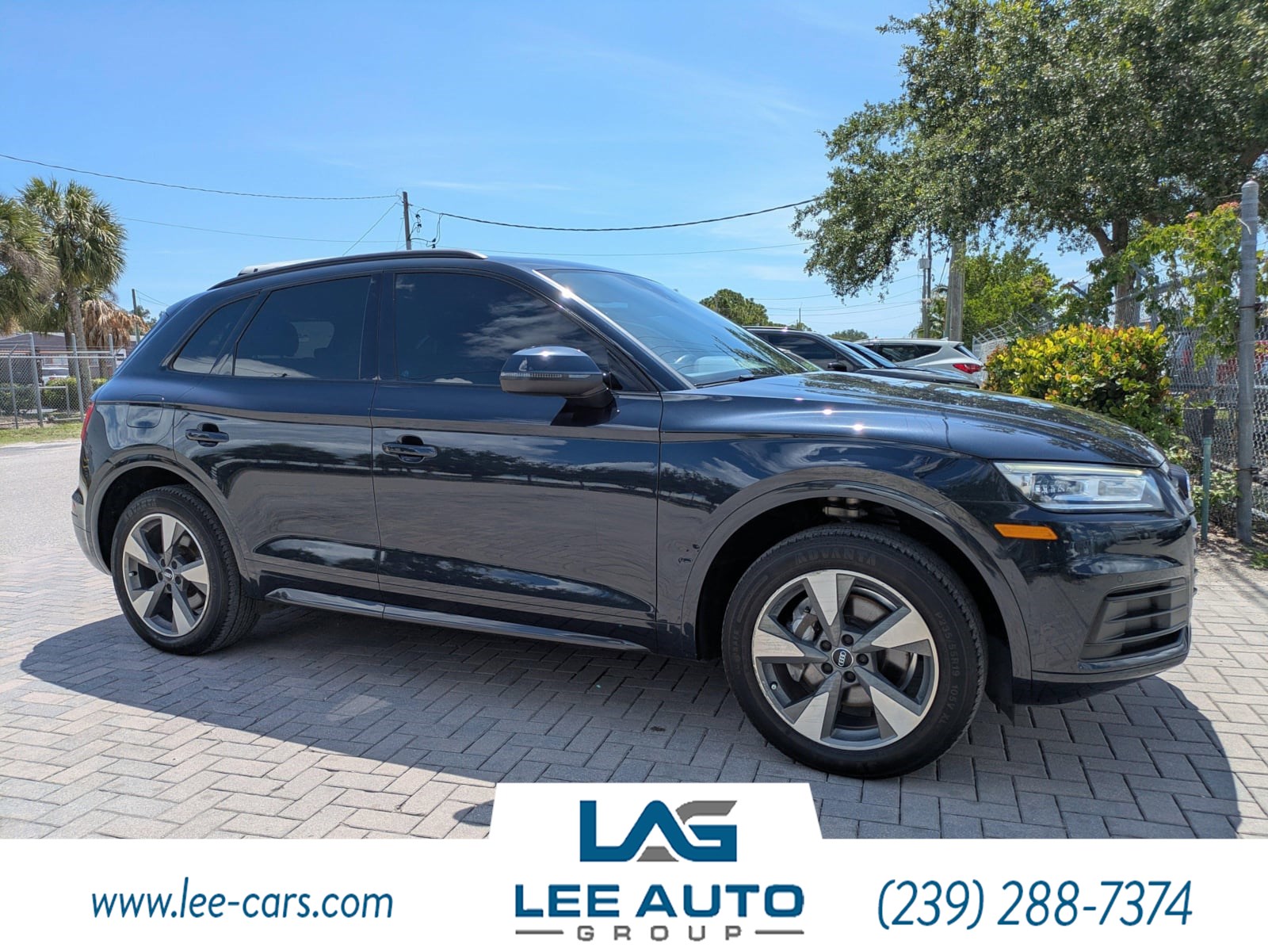 2020 Audi Q5 45 Titanium quattro S tronic Premium's photo