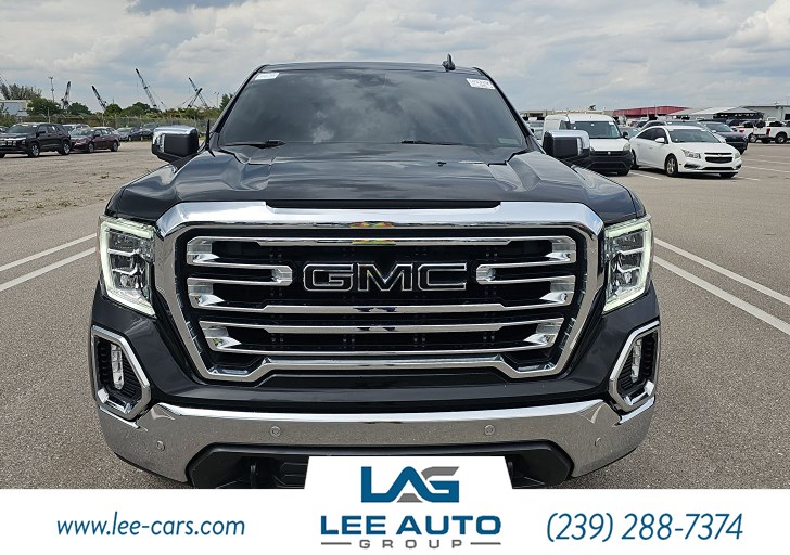 2022 GMC Sierra 4WD Crew Cab Short Box SLT's photo