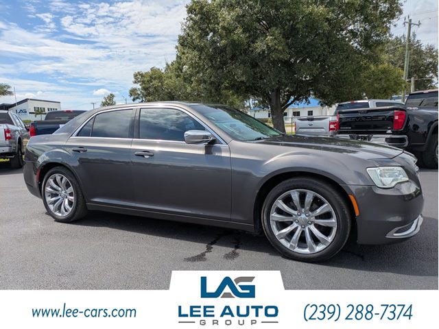 Gray (Granite Crystal Metallic Clearcoat) 2019 Chrysler 300 Sedan Rear-Wheel Drive Automatic