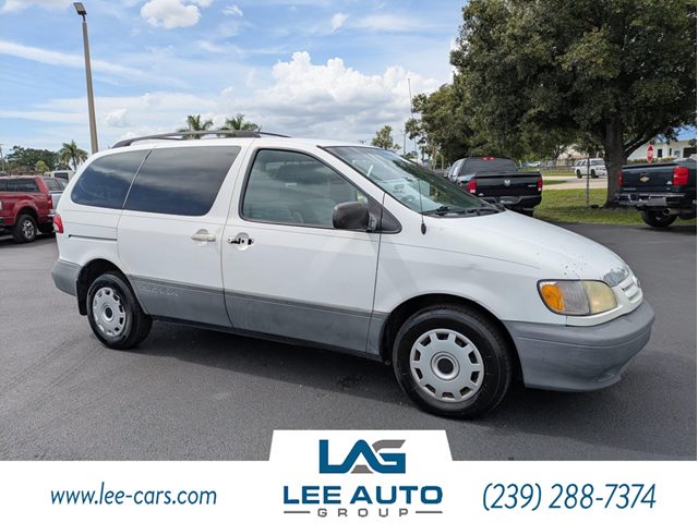 Super White 2002 Toyota Sienna Minivan Front-Wheel Drive Automatic