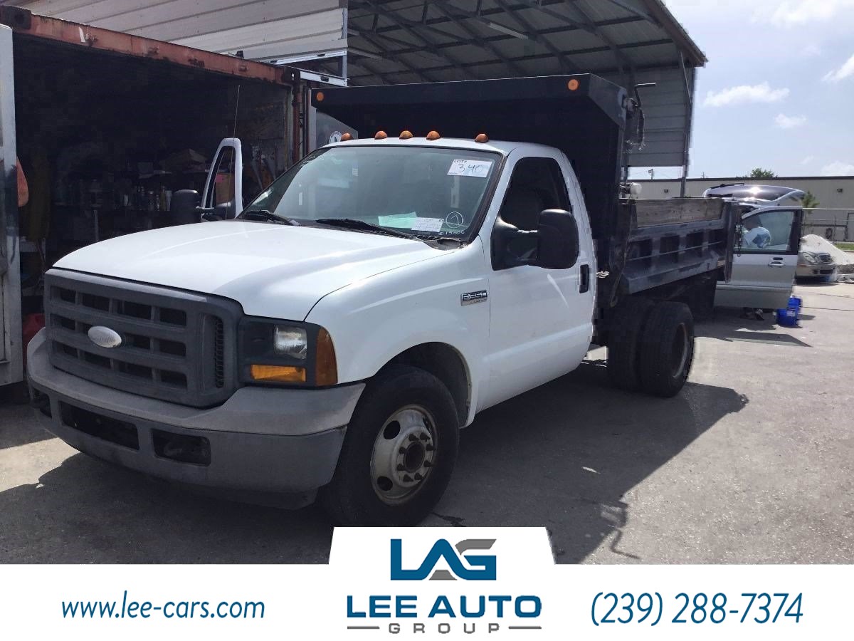 2005 Ford Super Duty F-350 DRW XL