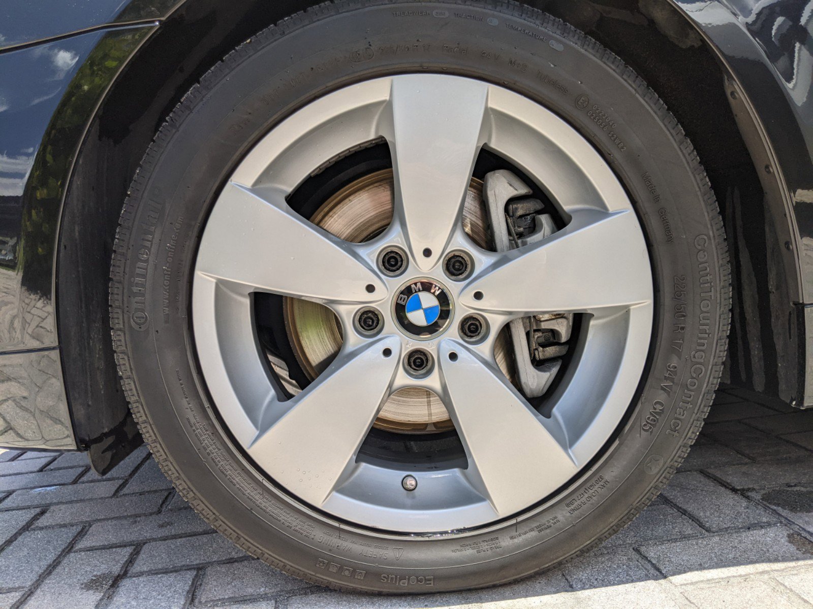 貴重！BMW 5Series 公式ライセンス商品 2018-BMW-5-Series-350x205.jpg