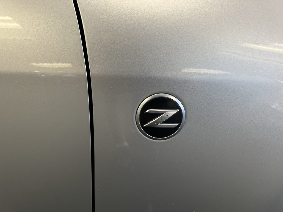 2005 Nissan 350Z Touring photo 12