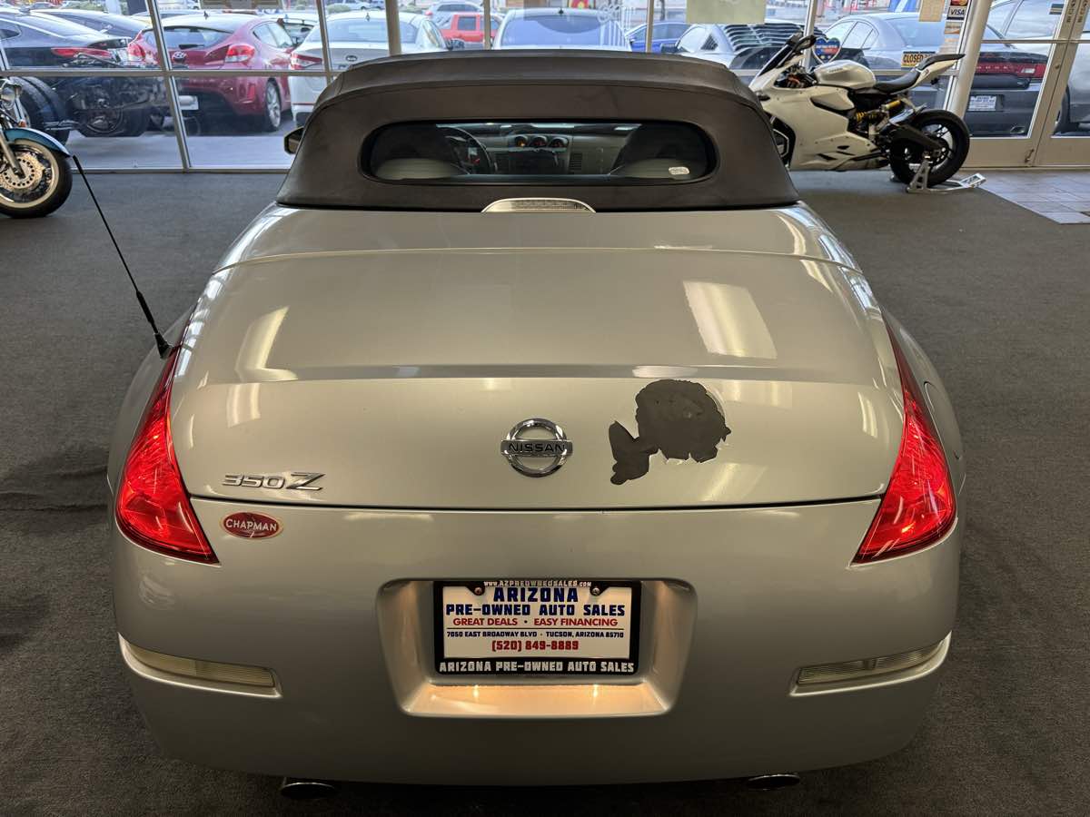 2005 Nissan 350Z Touring photo 17