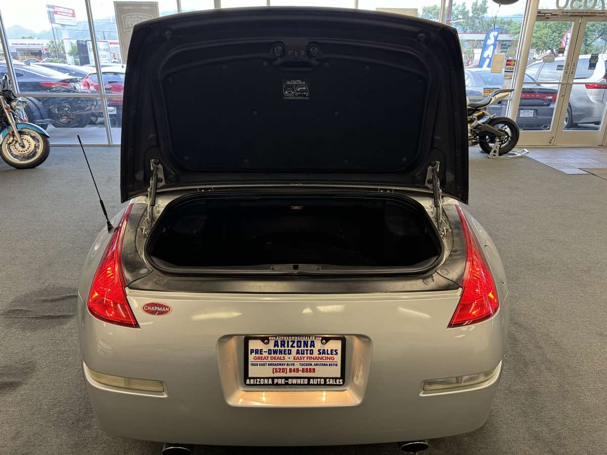2005 Nissan 350Z Touring photo 19